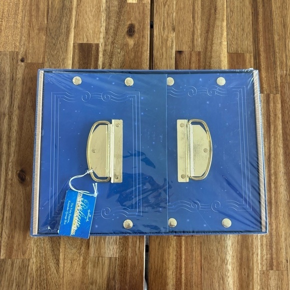 Hallmark The Polar Express Keepsake storage box. NEW - Picture 2 of 13